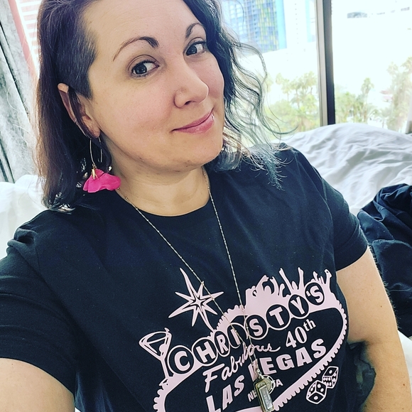 Meet your Posher, Christy - Picture 1 of 4